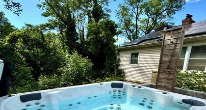 Modern Retreat with Hot Tub, EV Charger, Fitness Room- 15 Mins to DC
