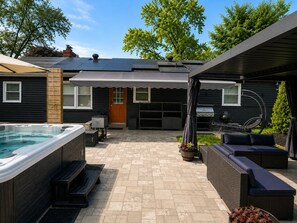 Terrace/patio - Modern Retreat - Hot Tub - EV Charger - 15 Mins to DC (Temple Hills)