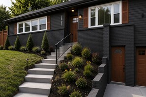 Exterior detail - Modern Retreat - Hot Tub - EV Charger - 15 Mins to DC (Temple Hills)