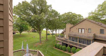 3 Bedroom 3 Bath Smith Mountain Lake Townhome