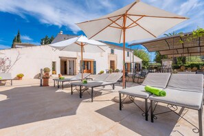 Terrace/patio - GOSSALBA - ESTANDARD - Nice room in agriturismo with shared pool and free Wifi (Sant Joan)