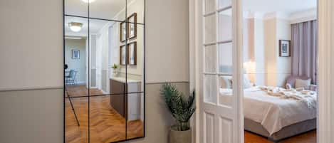 Luxury Apartment, 3 Bedrooms, Balcony | Private kitchen