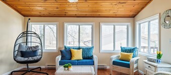 Spacious 4-bedroom 4-bathroom house with WiFi, AC in peaceful Lake Ariel