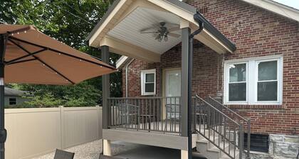 House Near Zoo with Parking