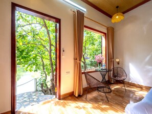 Cortinas blackout, sistema de insonorización y wifi gratis 
