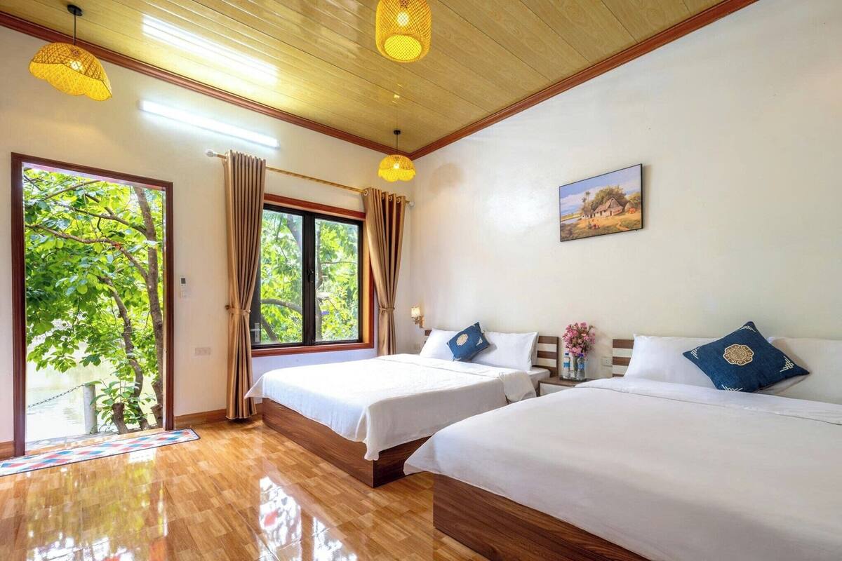 Chambre familiale, patio, vue sur la cour intérieure | Rideaux d’obscurcissement, accès au Wi-Fi (inclus), literie fournie