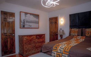 3 bedrooms, iron/ironing board, free WiFi, bed sheets - African Oasis Luxury Inn at the Gallery in Fleetwood (Mount Vernon)