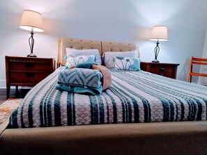 4 bedrooms, in-room safe, desk, free WiFi