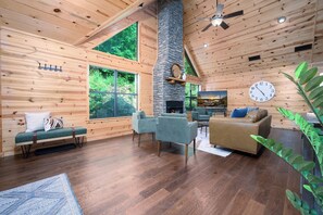 TV connectée, cheminée, jeux vidéo