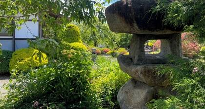 Koshu Healing Journey: Kazanorabian Kaedega, a modern Japanese-style retreat with a spacious Japanese-style garden