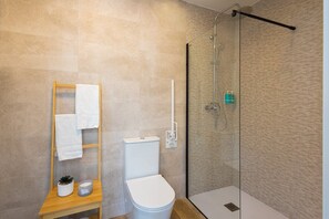 Shower, hair dryer, towels - GuestReady – Charming studio in Valencia (Valencia)