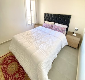 2 chambres, fer et planche à repasser, Wi-Fi, draps fournis