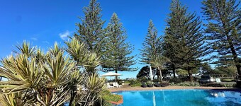 Charlesworth Nautilus Beach Resort