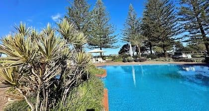 Charlesworth Nautilus Beach Resort