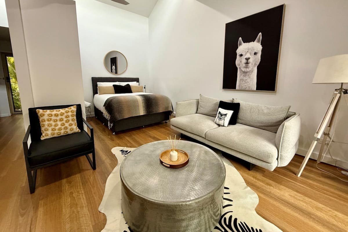 Estudi en suite executiu | 1 dormitori, decoració individual, mobiliari individual i wifi gratuïta