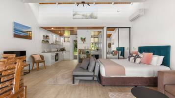 Executive Studio Suite | Dihias secara berasingan, dilengkapkan perabot secara berasingan