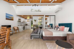 Individually decorated, individually furnished, bed sheets - Nautilus Beach Resort by Charlesworth (Coffs Harbour)