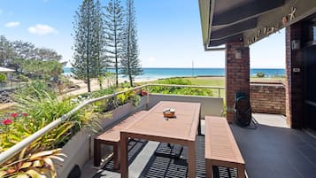 Apartemen Eksekutif, 3 kamar tidur, pemandangan samudra | Teras/patio