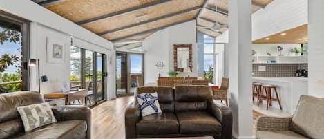 Appartement Exécutif, 3 chambres, vue océan | Coin séjour