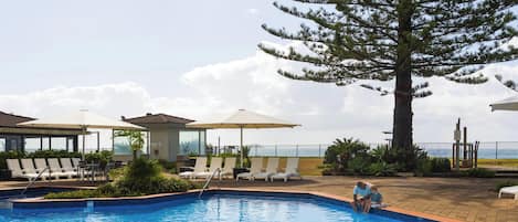 3 outdoor pools, pool umbrellas, pool loungers