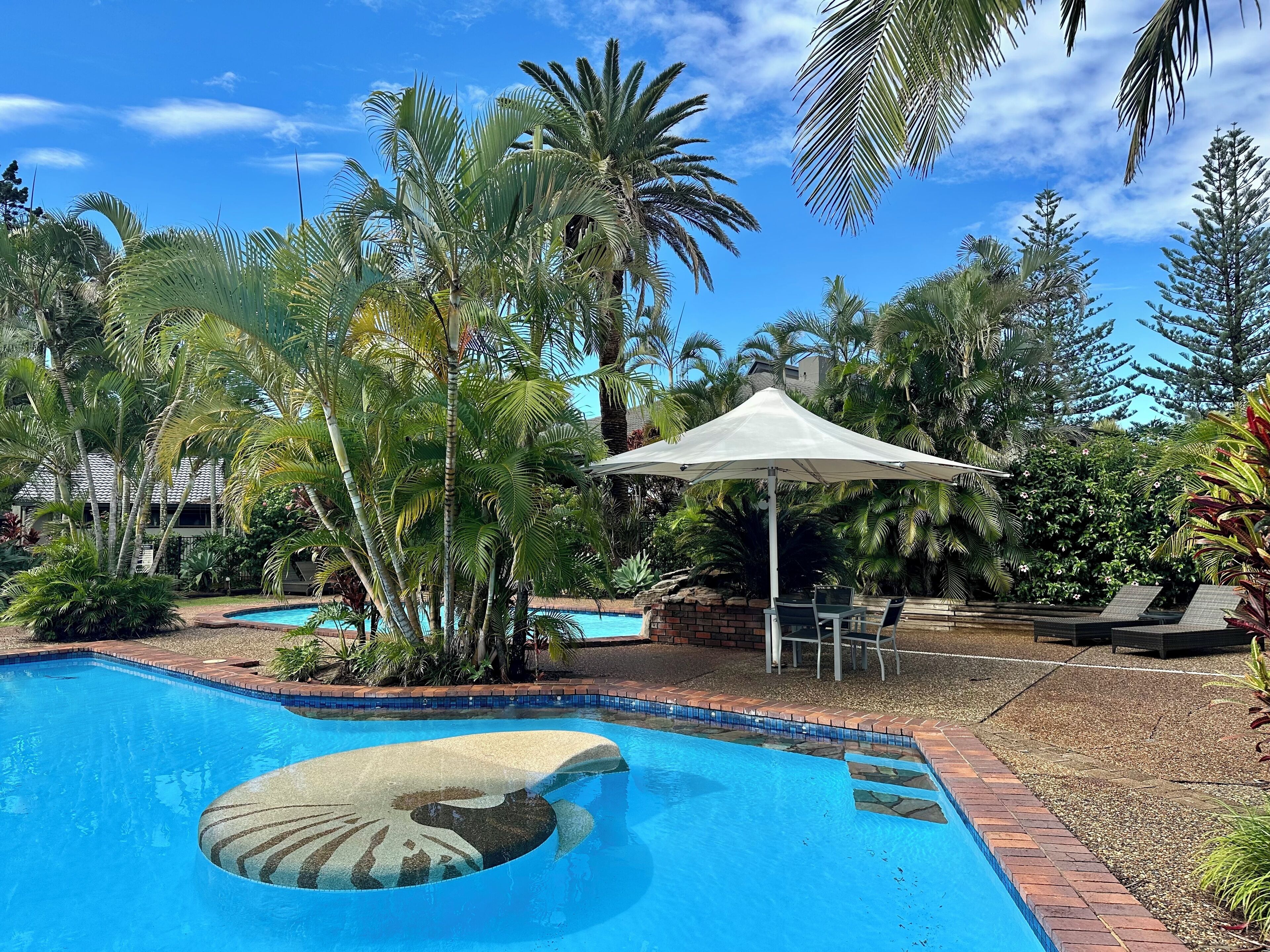 3 outdoor pools, pool umbrellas, pool loungers