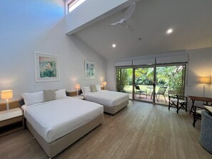 Family Studio Suite | Individually decorated, individually furnished, WiFi, bed sheets - Nautilus Beach Resort by Charlesworth (Coffs Harbour)