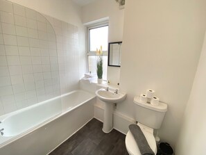Douche, serviettes fournies