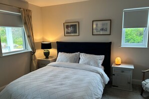 5 habitaciones, tabla de planchar con plancha, wifi y ropa de cama