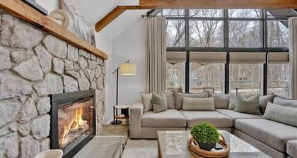 Lake Beach, Sauna, Hot Tub, Firepit, Game Room, EV Charger