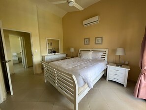 3 chambres, coffre-fort, accès au Wi-Fi (inclus), literie fournie