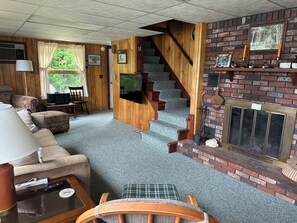 TV connectée, livres, chaîne hi-fi, imprimantes