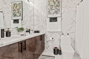 Hair dryer - Modern 1BR Retreat in Fishtown (Philadelphia)