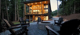 Zoka - A Luxe Modern Cabin Near Clemson w/ Hot Tub - Lake Hartwell