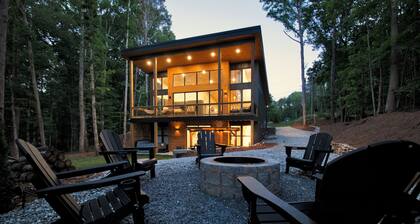 Zoka - A Luxe Modern Cabin Near Clemson w/ Hot Tub - Lake Hartwell