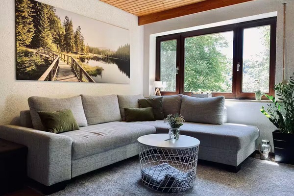 Apartment KUNO – Naturidyll mit Gartenzugang-Wohnzimmer
