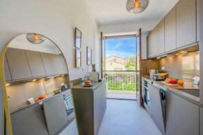 Fridge, microwave, oven, stovetop