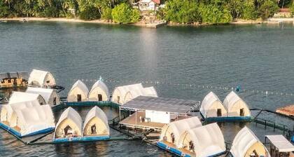 Floating Home in Reef Resort Unit 5