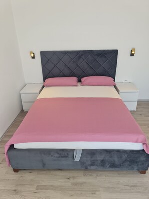 Wi-Fi de cortesia, roupa de cama