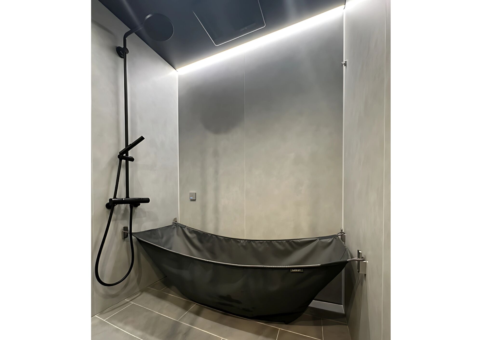 Suite familiar, no fumadores (Max 8 Comfort 4 with Sauna) | Baño | Ducha y bañera combinadas y artículos de higiene personal gratuitos