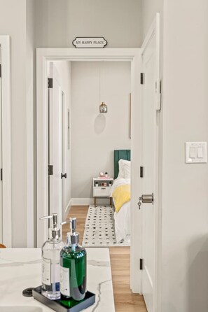 1 bedroom, desk, iron/ironing board, WiFi