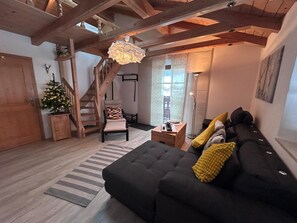 TV, ping pong - Mountain view apartment, 69sqm, 2 separate bedrooms, balcony with mountain view, up to 6 people (Ruhpolding)