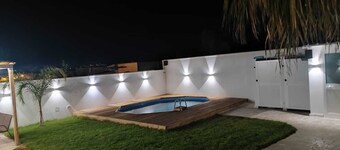 Charming detached villa with pool a few steps from the sea