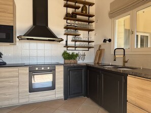 Fridge, microwave, oven, dishwasher