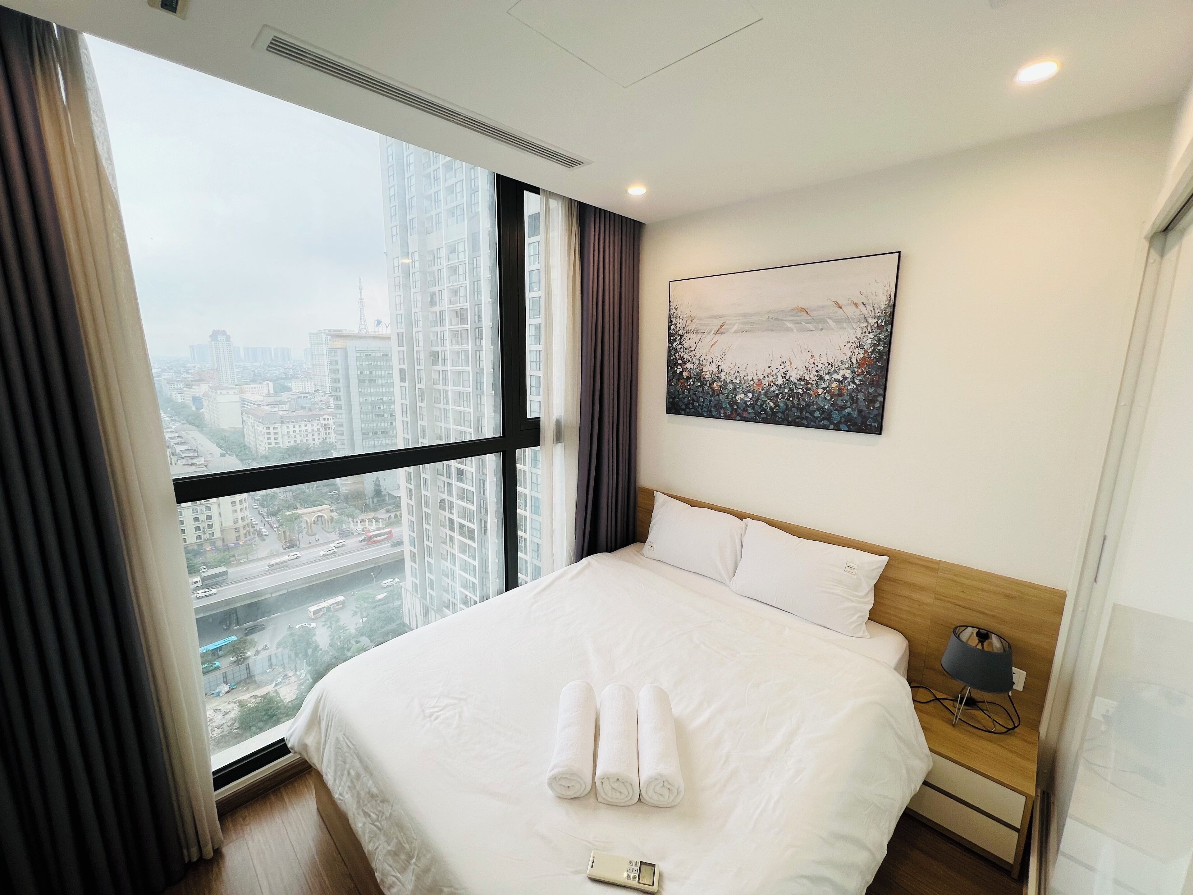 Deluxe Apartment, 2 Bedrooms, Air conditioning, City View | Desk, laptop workspace, soundproofing, free WiFi