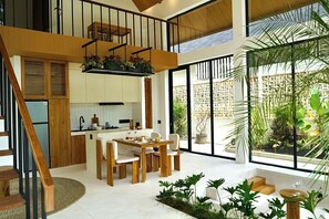Comfort Villa, 2 Bedrooms, Patio, Pool View