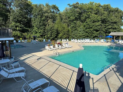 Sea Crescent Cottage - Renovated, Near Beach & Downtown | Pool • Hot Tub • Bikes • Fire-pit
