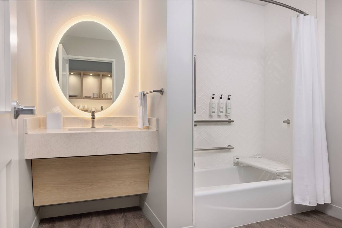 Studio, 1 King Bed with Sofa bed, Non Smoking (Mobility Accessible, Tub) | Blackout drapes, iron/ironing board, free WiFi, bed sheets