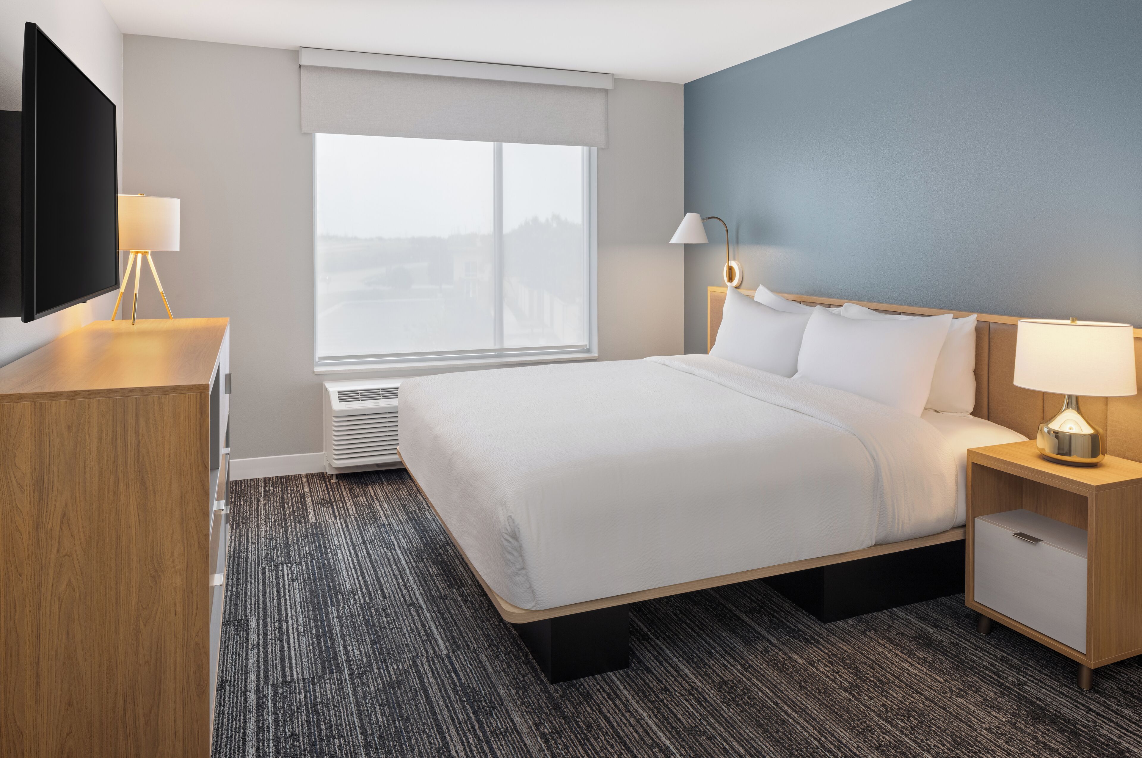 Bureau, rideaux occultants, fer et planche à repasser, Wi-Fi gratuit