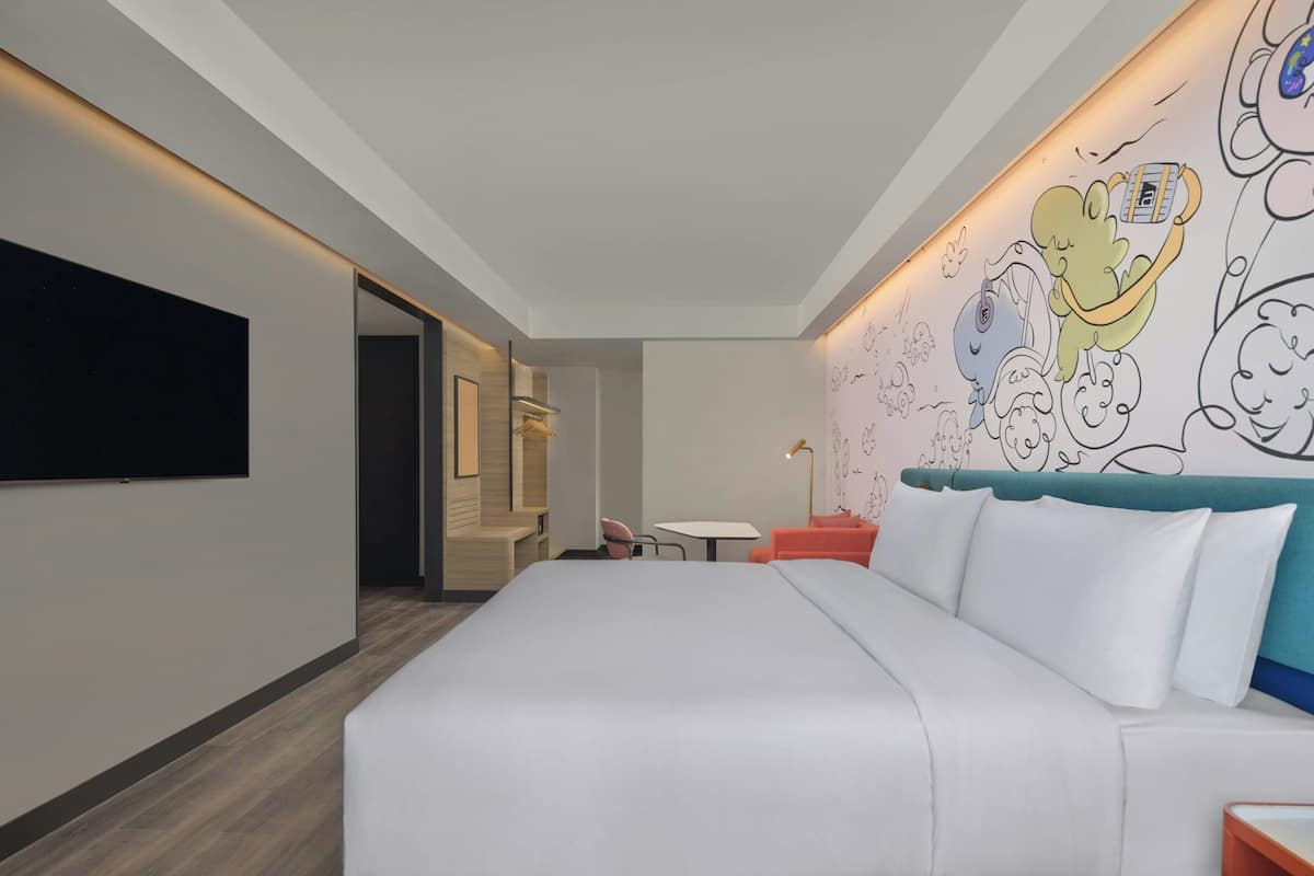 Chambre Prestige, 1 trĂšs grand lit, non-fumeur | Coffre-fort, bureau, espace de travail pour ordinateurs portables