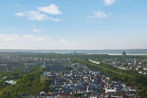 Hiên